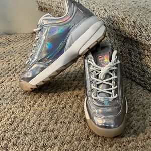 Iridescent fila disruptor II size 10